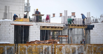 Építhetik az ifjúsági lakásokat a Pacsirta sétányon, a polgármester aláírta a szerződést